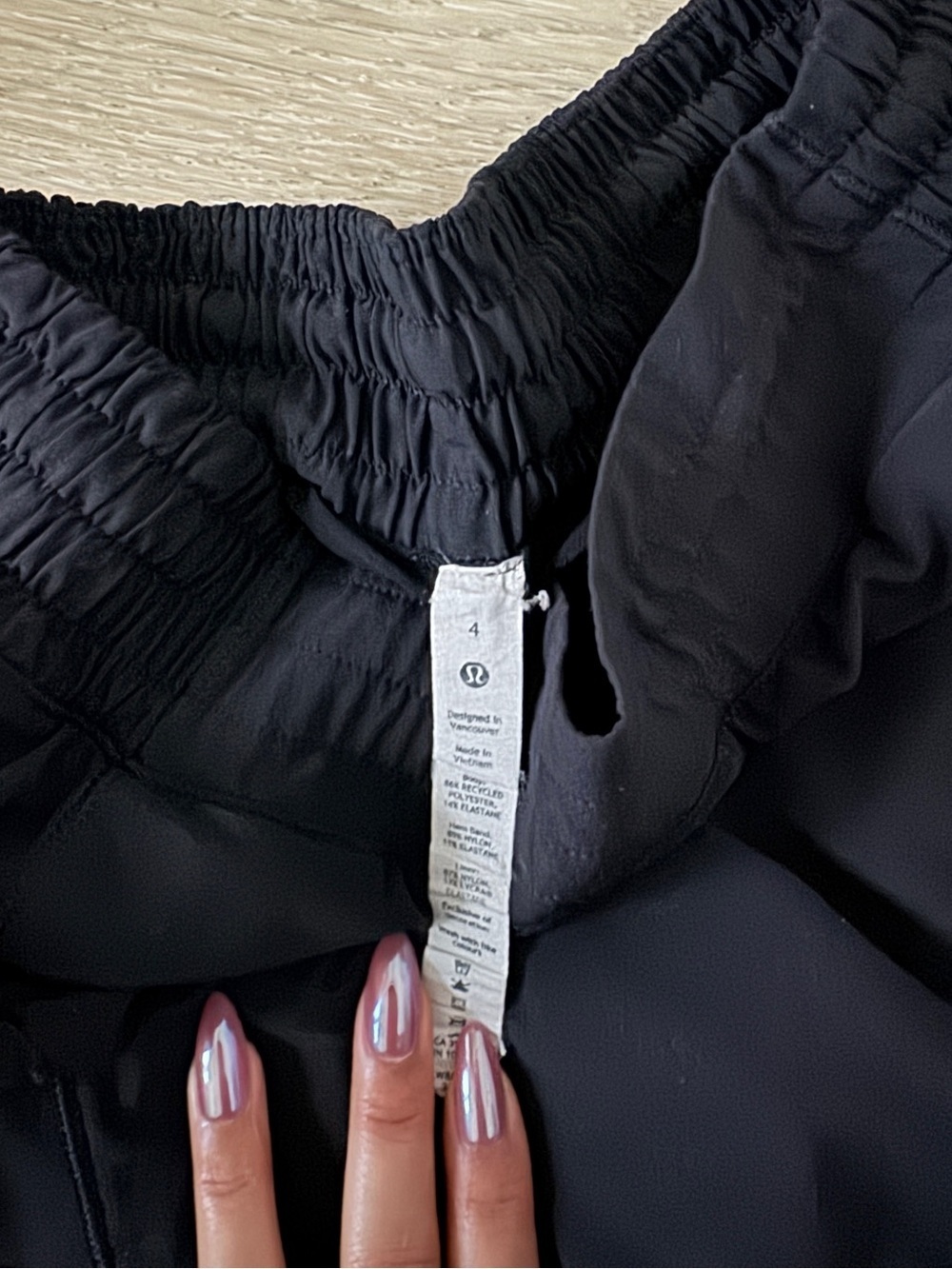 Lululemon Hotty Hot High Rise Skirt - Black - Picture 3 of 4
